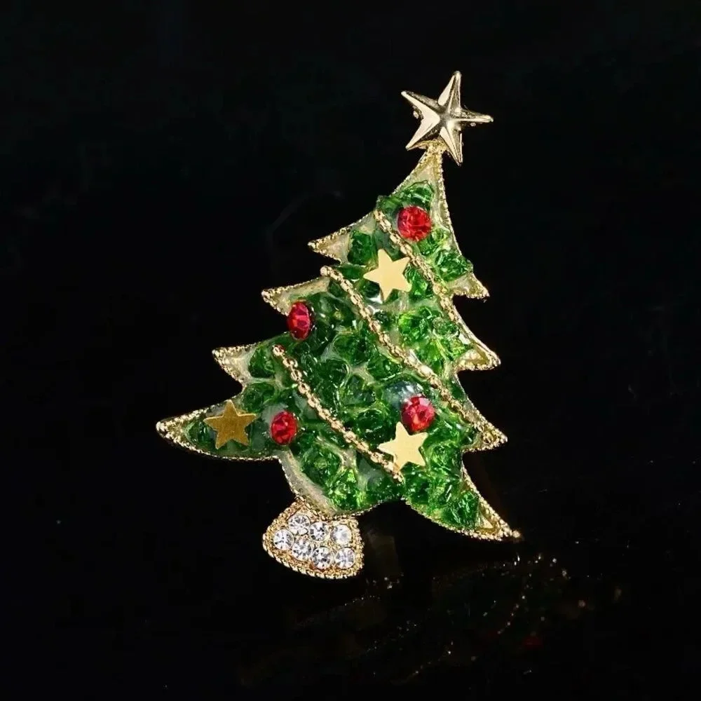 VQ Christmas Tree 🎄  Brooch